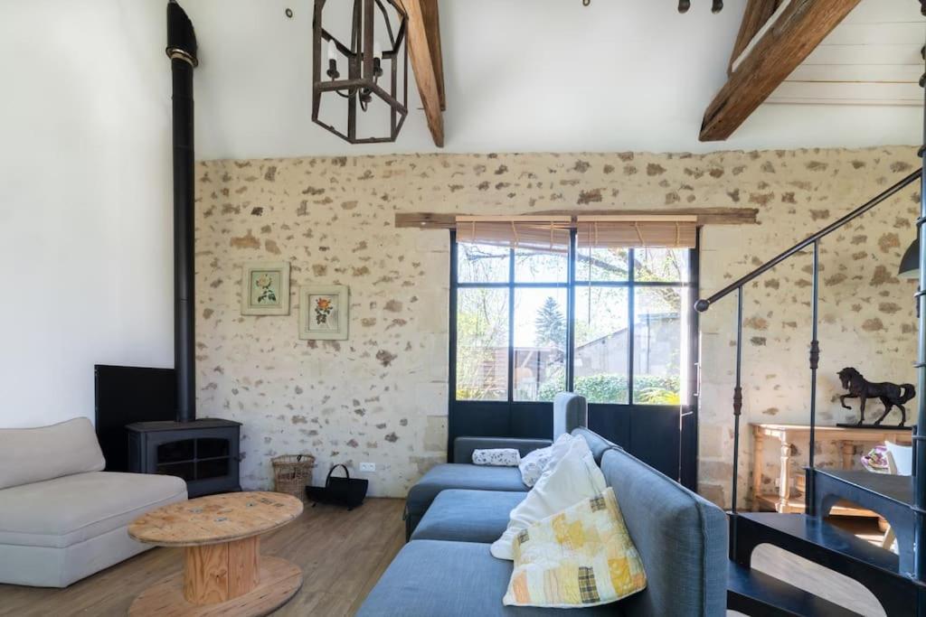 Le Clos Du Tilleul Fabuleuse Propriete 15 A 30 Pers Piscine Au Coeur D'Un Charmant Village Thilouze 외부 사진